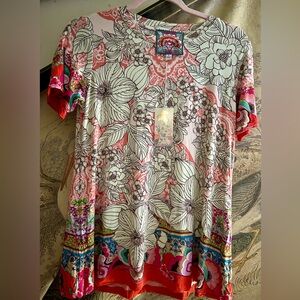 Johnny Was Bamboo Viscose / Spandex Floral Print Tee Shirt SZ Small
